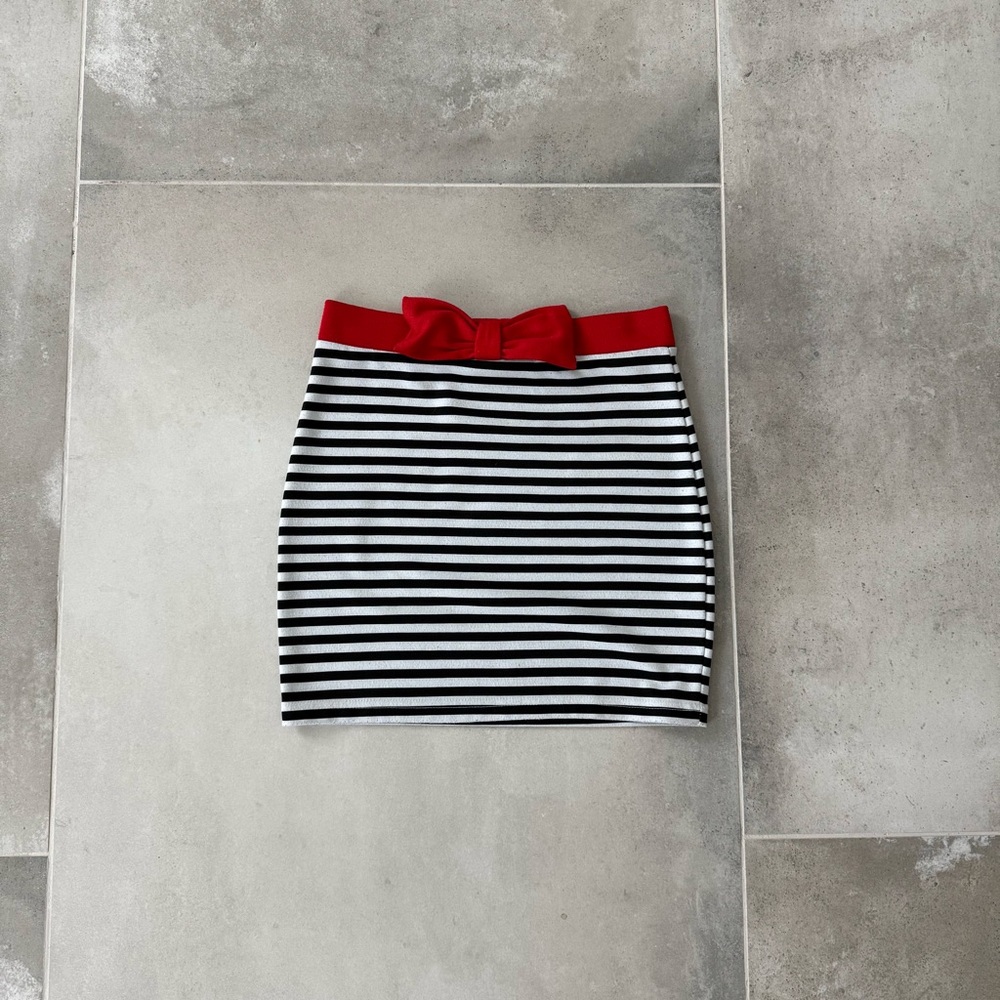 [SOLD] - High-waisted Striped Mini Skirt with Red Bow